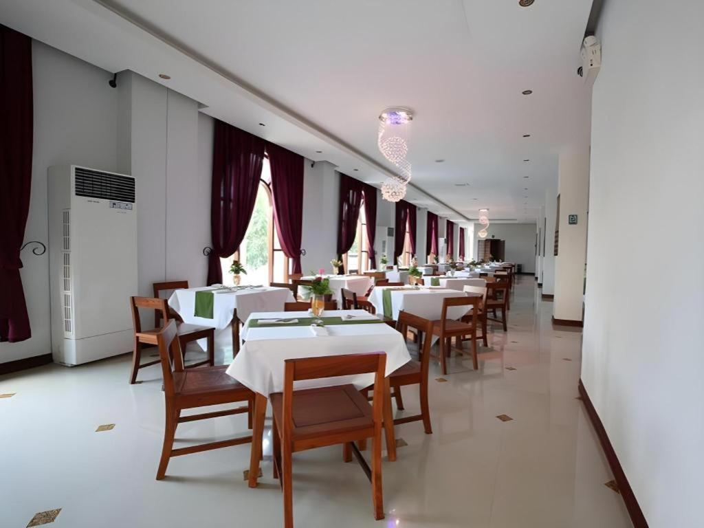 Phonethip Plaza Hotel Виентиане Екстериор снимка