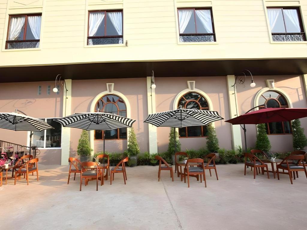 Phonethip Plaza Hotel Виентиане Екстериор снимка